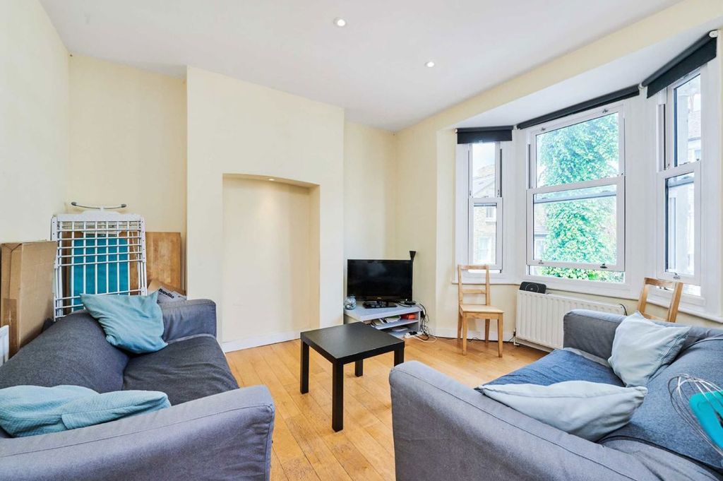 Property photo 2 of 6