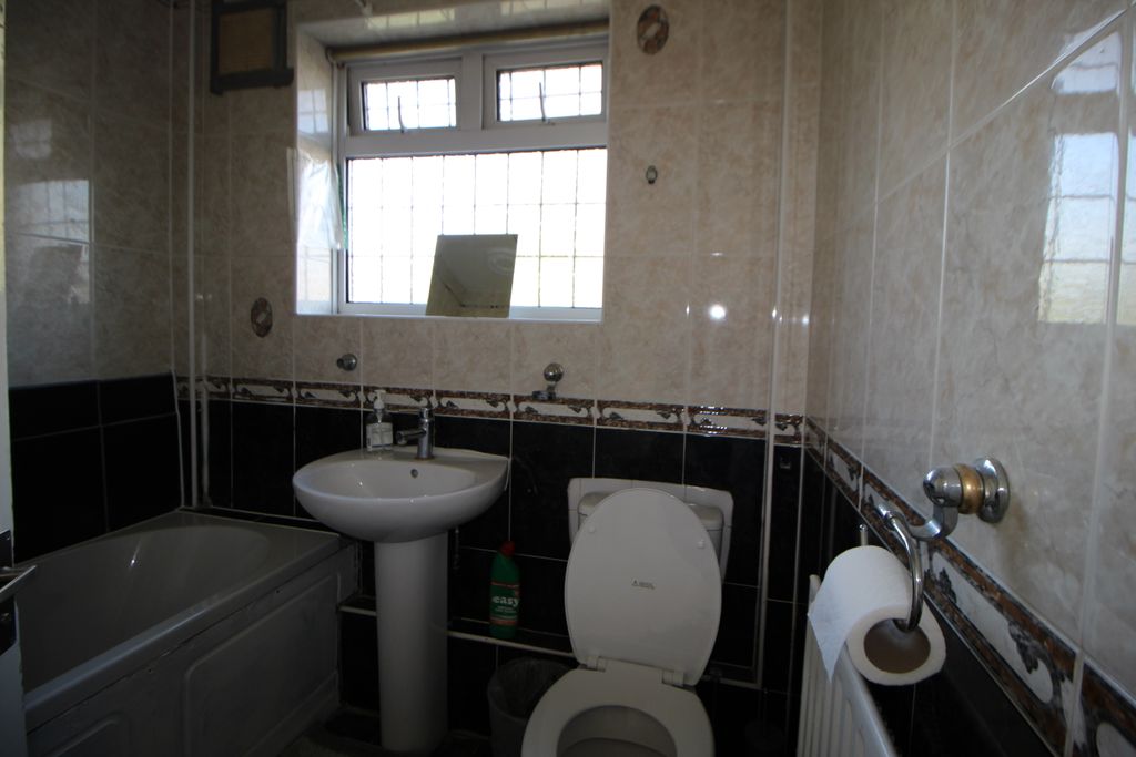 Property photo 3 of 5
