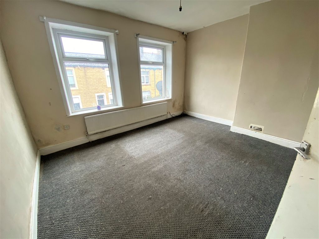 Property photo 3 of 4