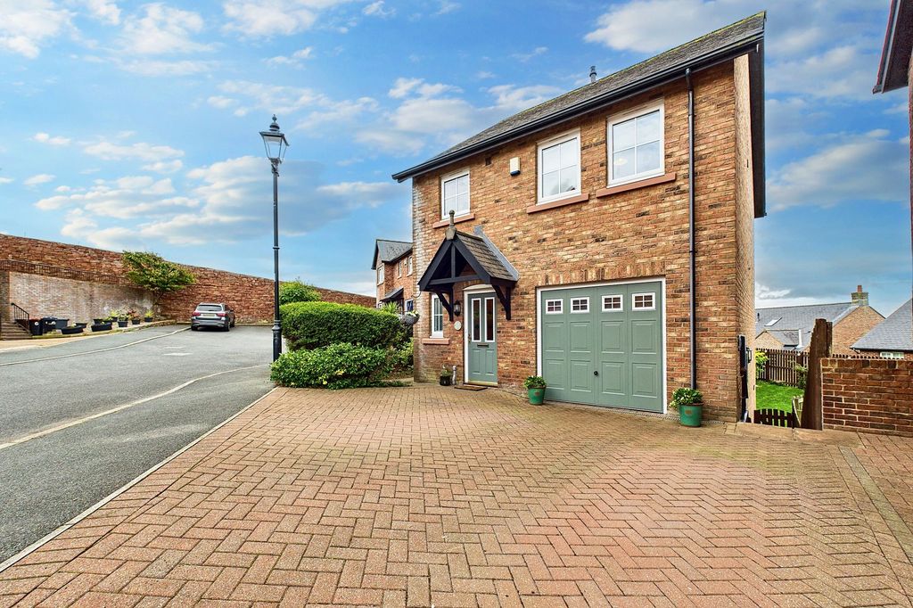 Property photo 2 of 30