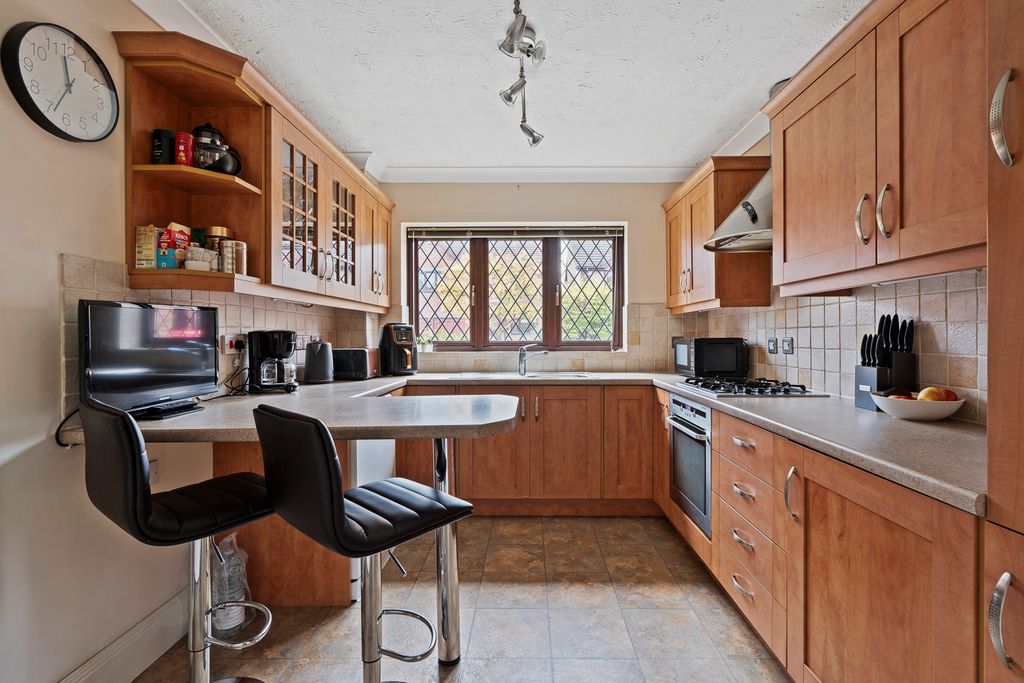 Property photo 3 of 15