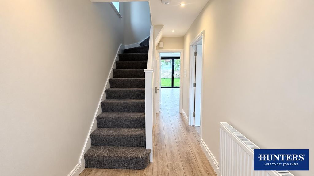 Property photo 2 of 15 Hallway