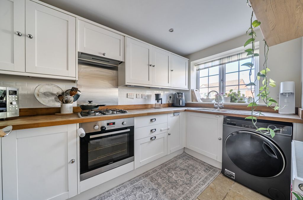 Property photo 3 of 12 14866231