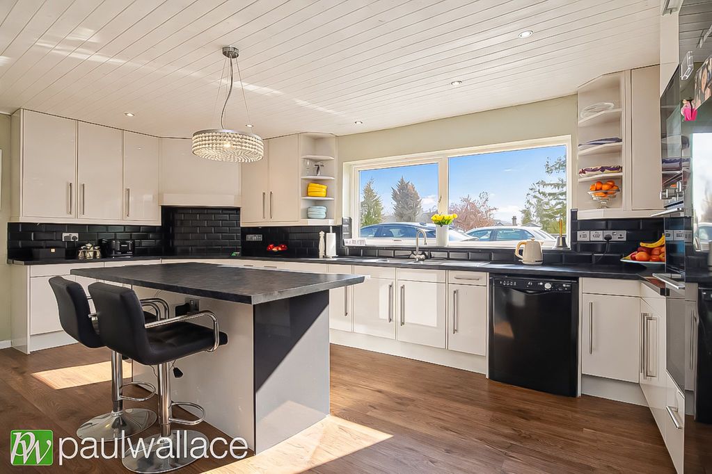 Property photo 3 of 18 Kitchen / Diner