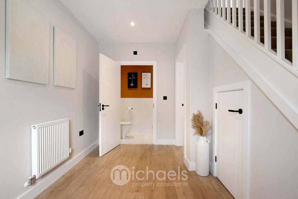 Property photo 2 of 23