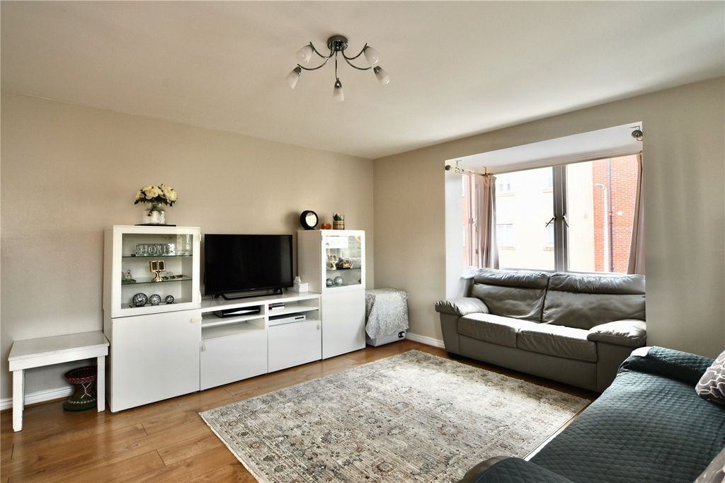 Property photo 2 of 27 Picture No. 09