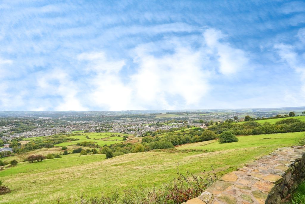 Property photo 2 of 19 Stunning Views