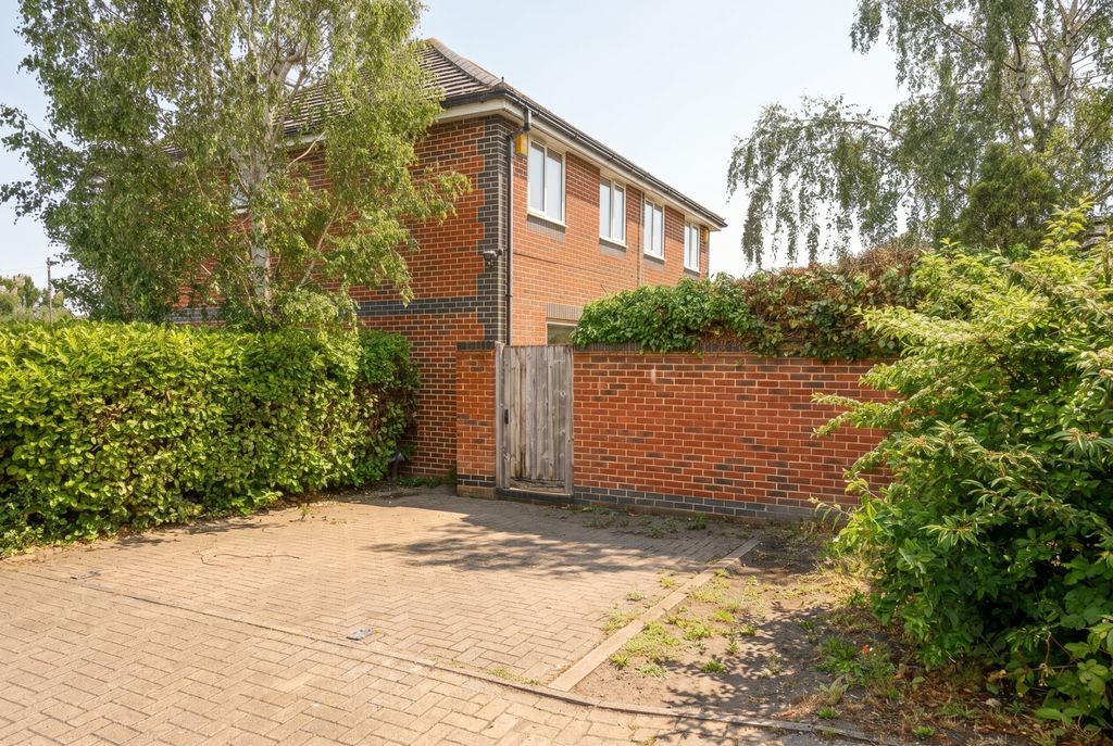 Property photo 2 of 10 Picture No. 32