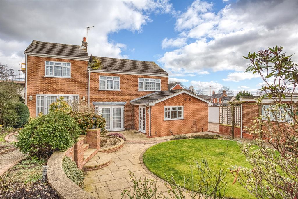 Property photo 1 of 36