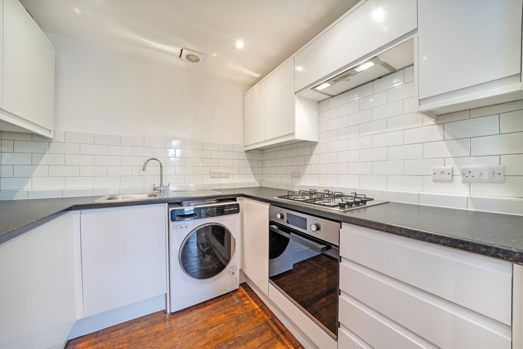 Property photo 3 of 5