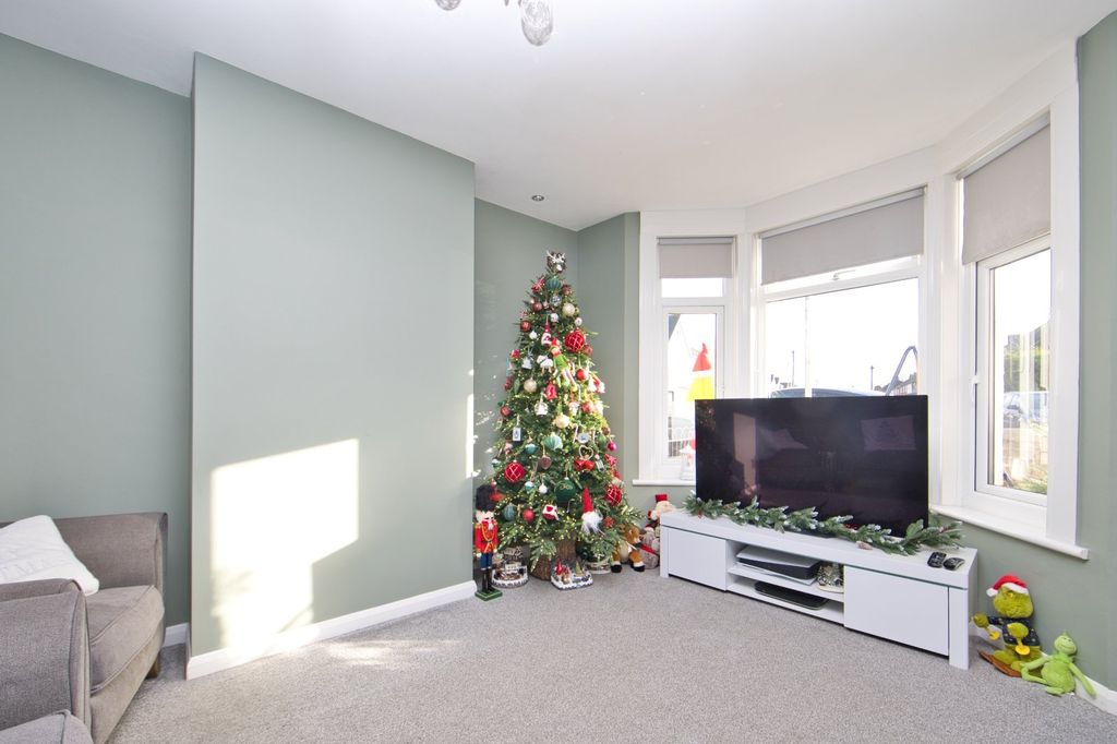 Property photo 2 of 12 Picture 2