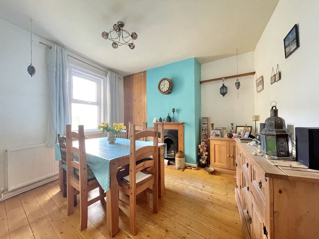 Property photo 3 of 17 Photo 7
