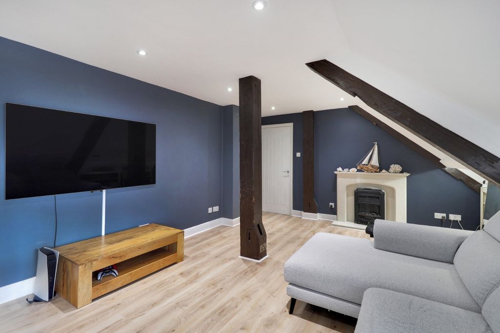 Property photo 3 of 15 Living Room