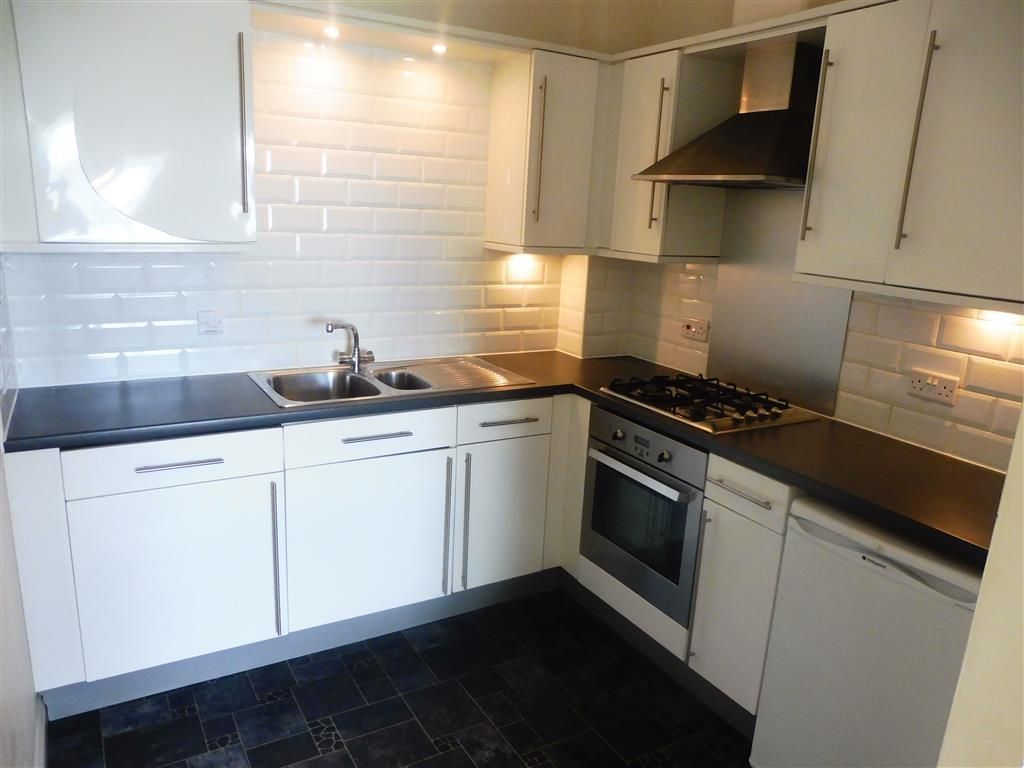 Property photo 2 of 7 Kitchen