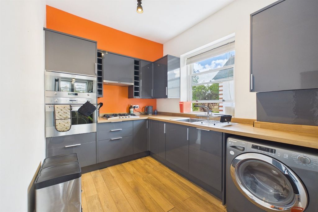 Property photo 2 of 19 Kitchen