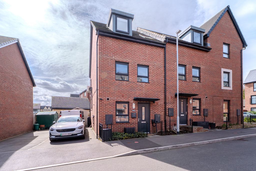 Property photo 1 of 24