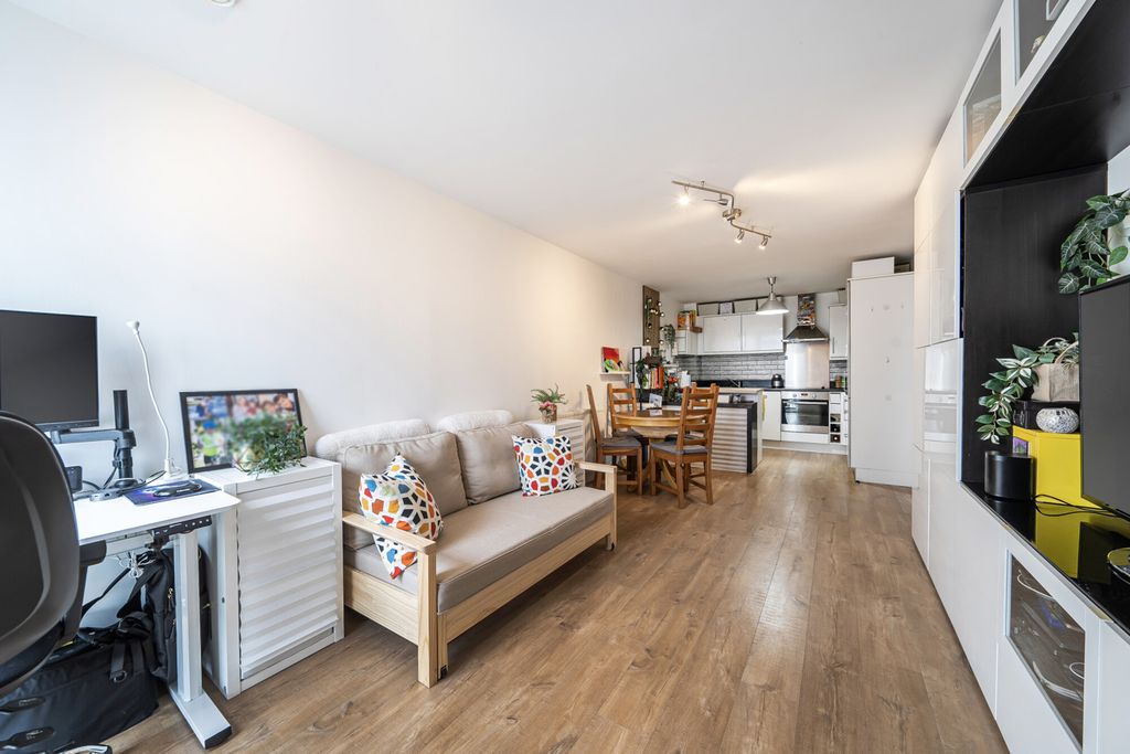 Property photo 2 of 21 1438647-14-69ce4A...