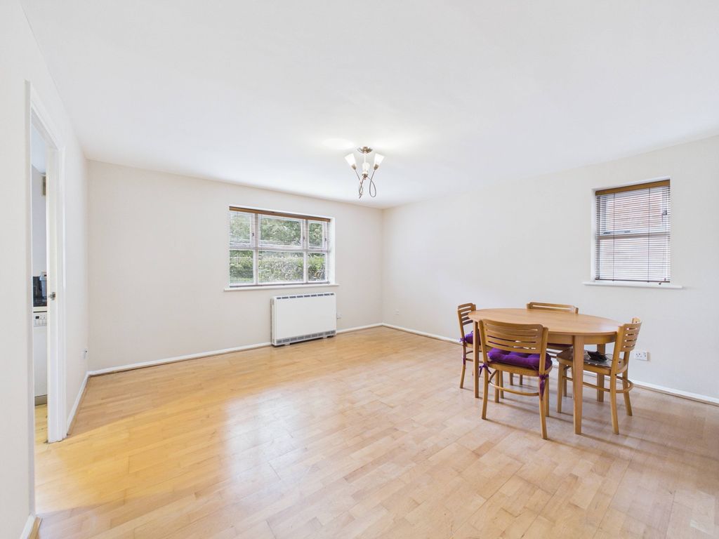 Property photo 3 of 4