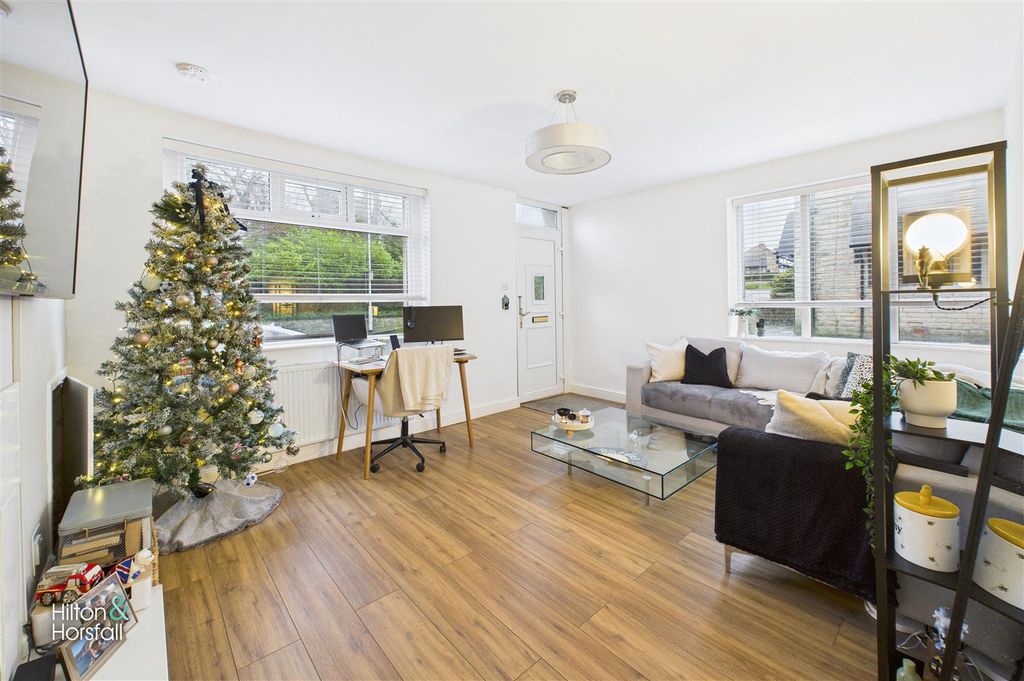 Property photo 3 of 12 Gisburn Road