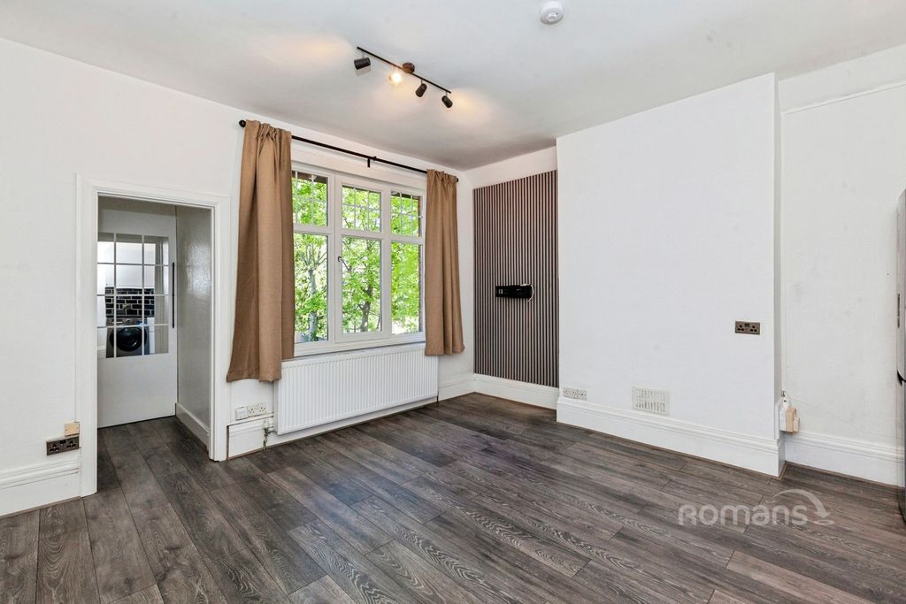 Property photo 1 of 15 Pbox-Img.Jpg