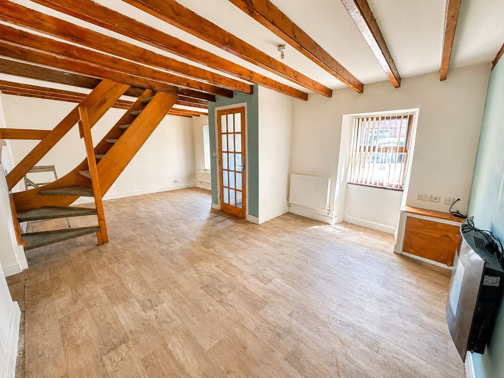 Property photo 2 of 11 Picture No. 27