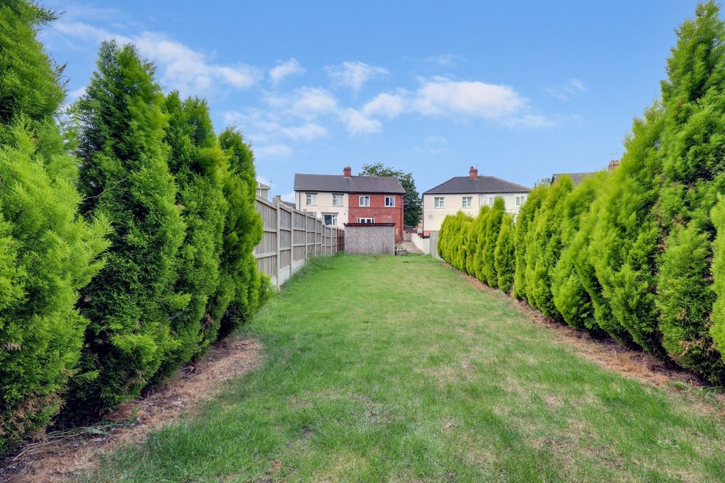 Property photo 2 of 24 2- Rob Hammond Ewemove Pontefract