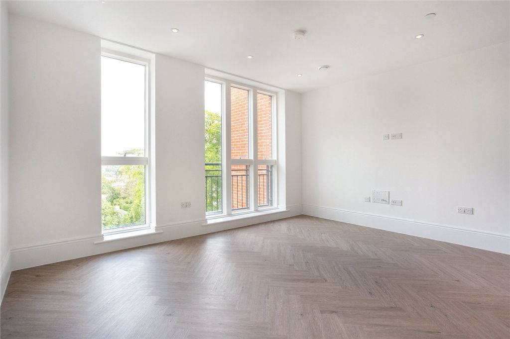 Property photo 2 of 10 Reception Space