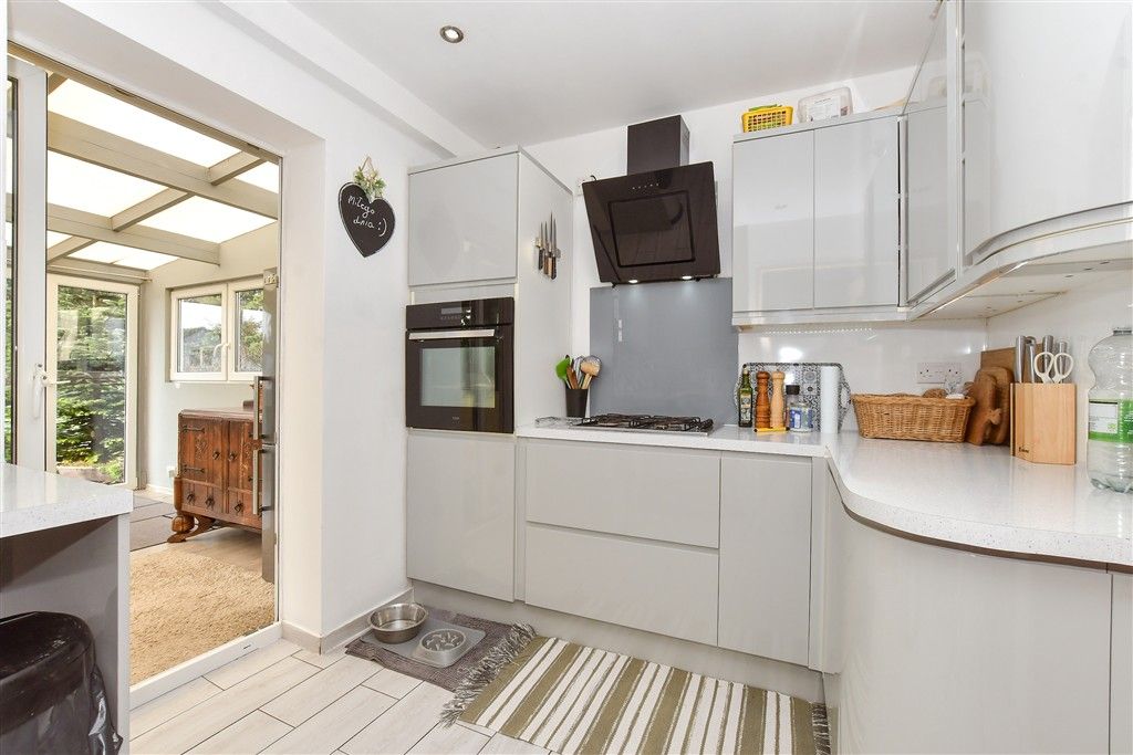 Property photo 3 of 14 Kitchen