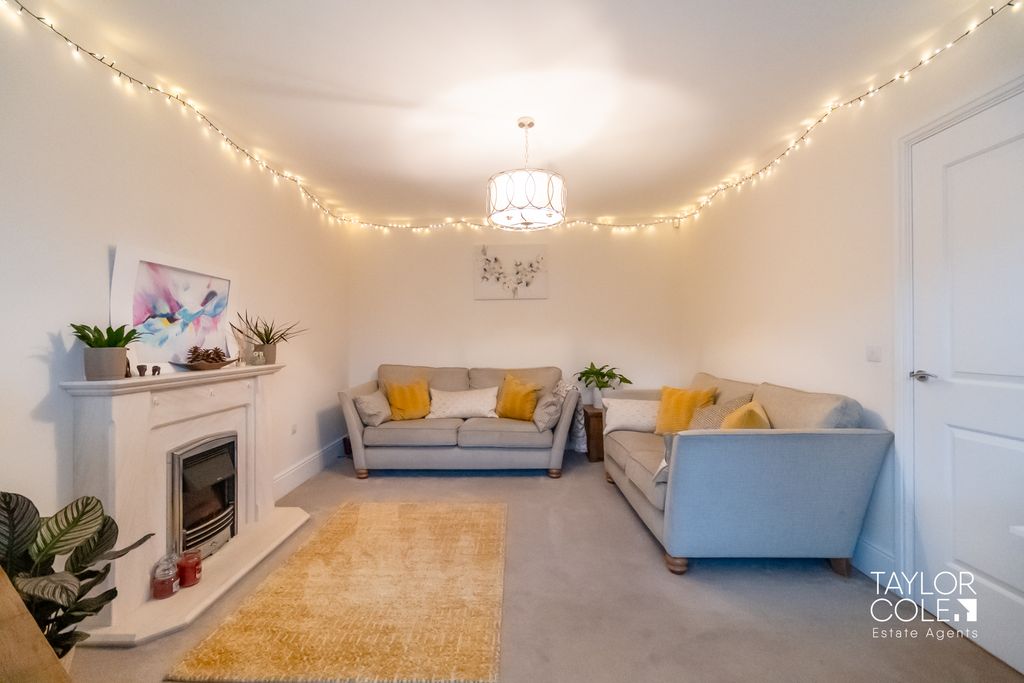 Property photo 3 of 31