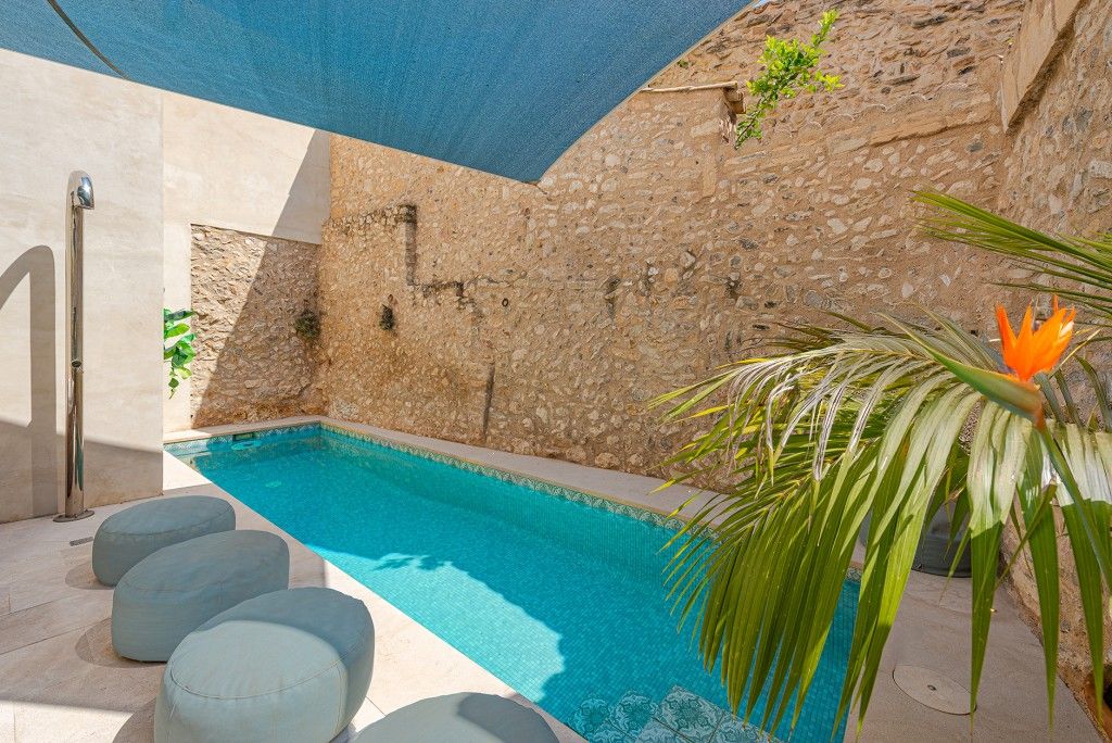 Property photo 1 of 20 Pool (1)