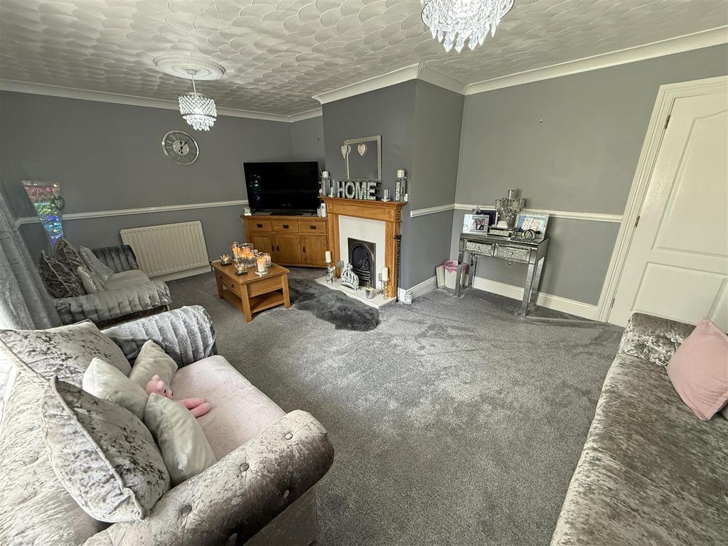 Property photo 2 of 11 Living Room A2.Jpg