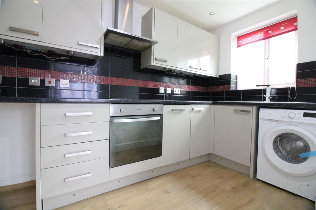 Property photo 2 of 6 Cb8374Bc-E984-451A-9D32-92A3A3252Cbc.Jpeg