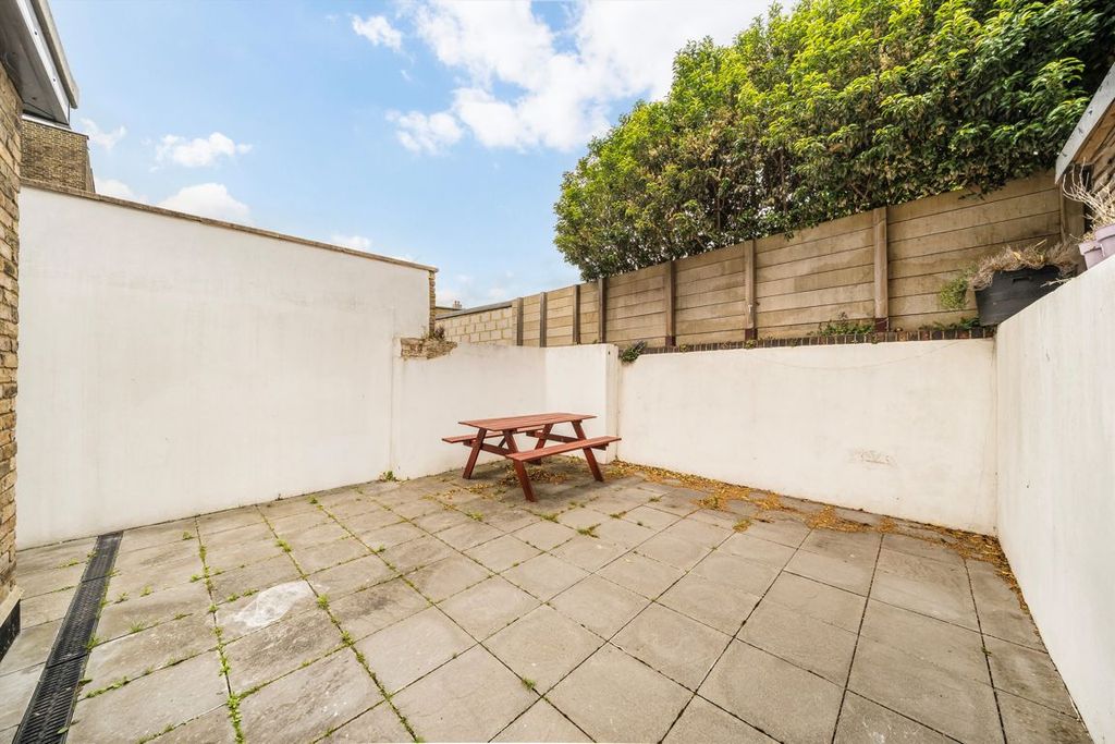 Property photo 3 of 5