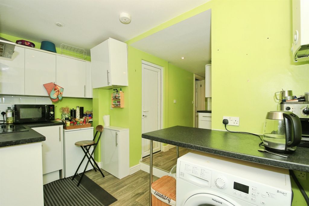 Property photo 2 of 18