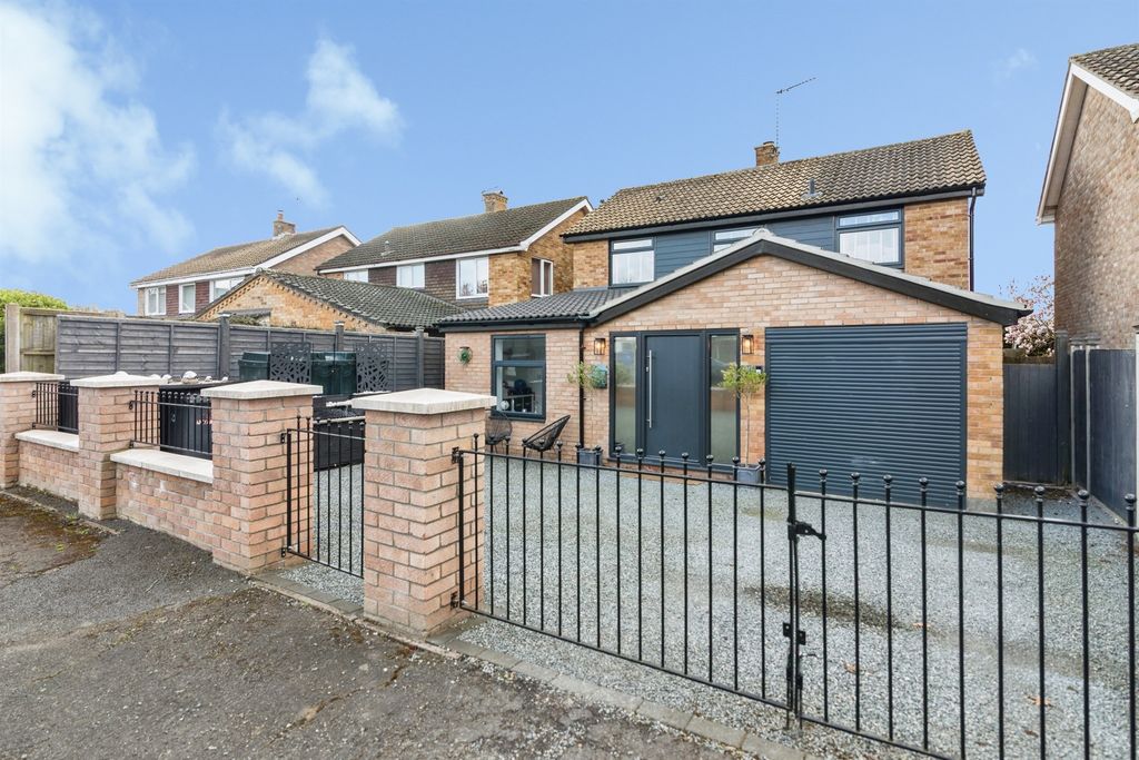 Property photo 1 of 26