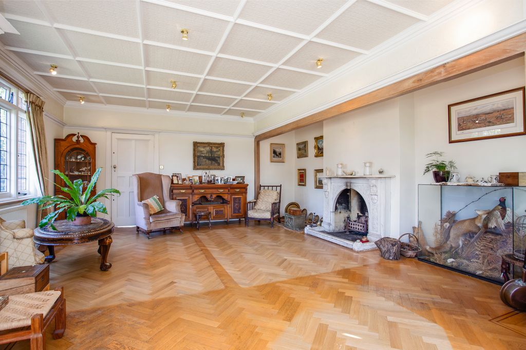 Property photo 3 of 19
