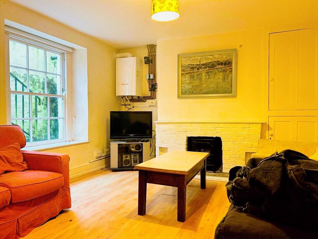 Property photo 3 of 9 Beau Lounge 1.Jpg