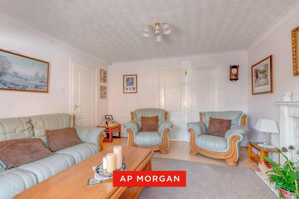 Property photo 3 of 16 Picture No. 17