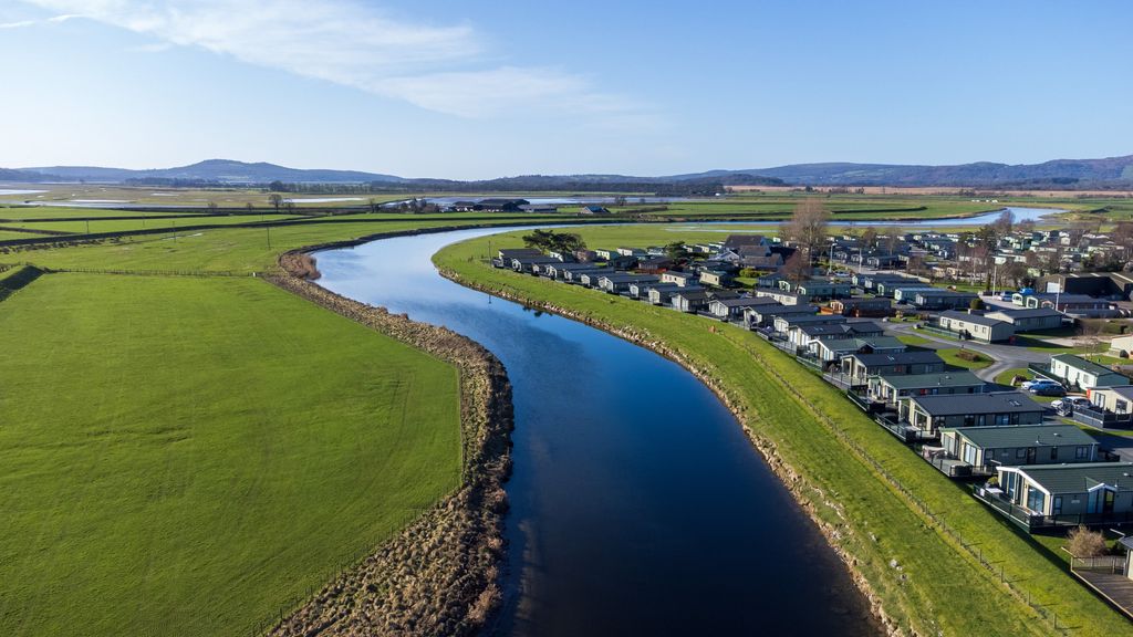 Property photo 2 of 24