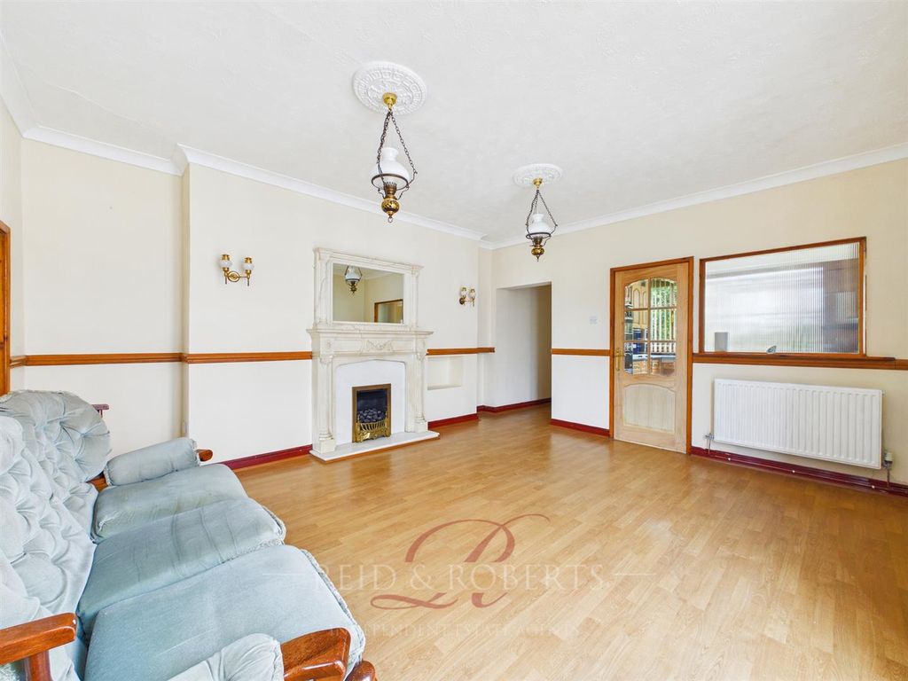 Property photo 2 of 32 Cam03999G0-Pr0225-Still004.Jpg