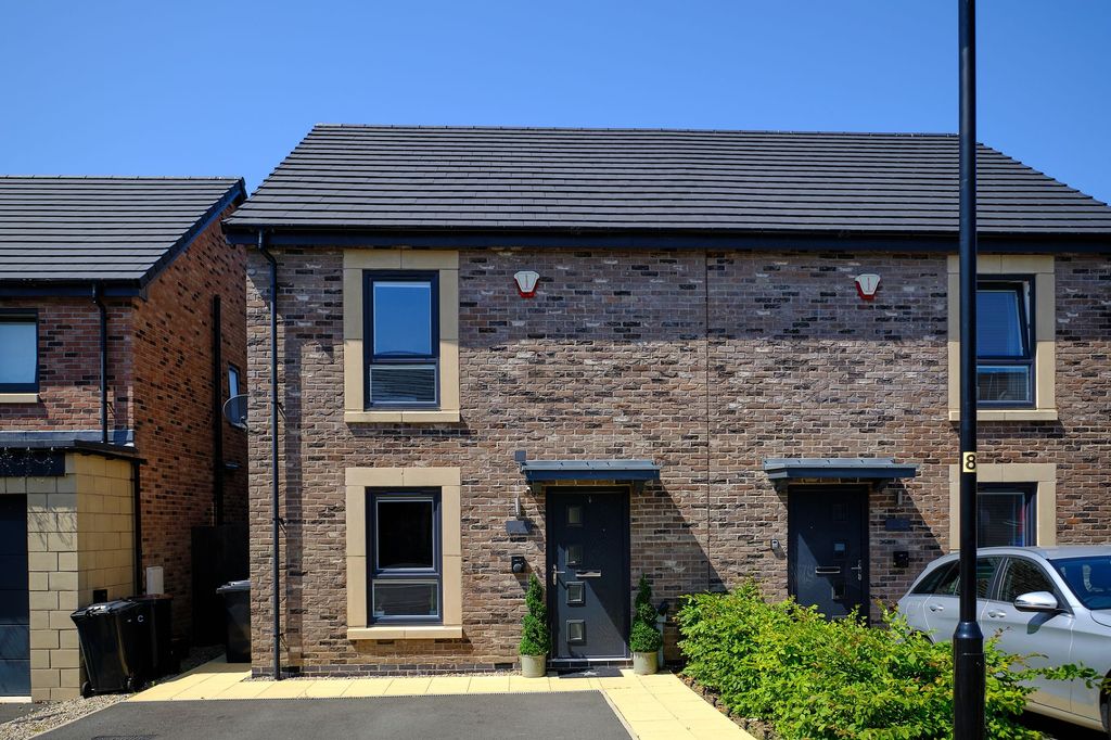 Property photo 1 of 50
