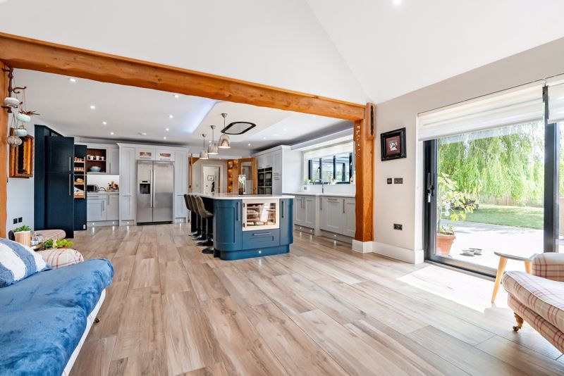 Property photo 3 of 42 Kitchen/Breakfast/Family Room