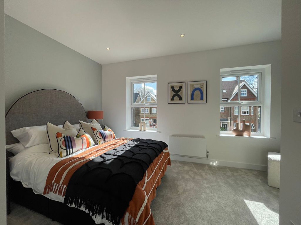 Property photo 1 of 2