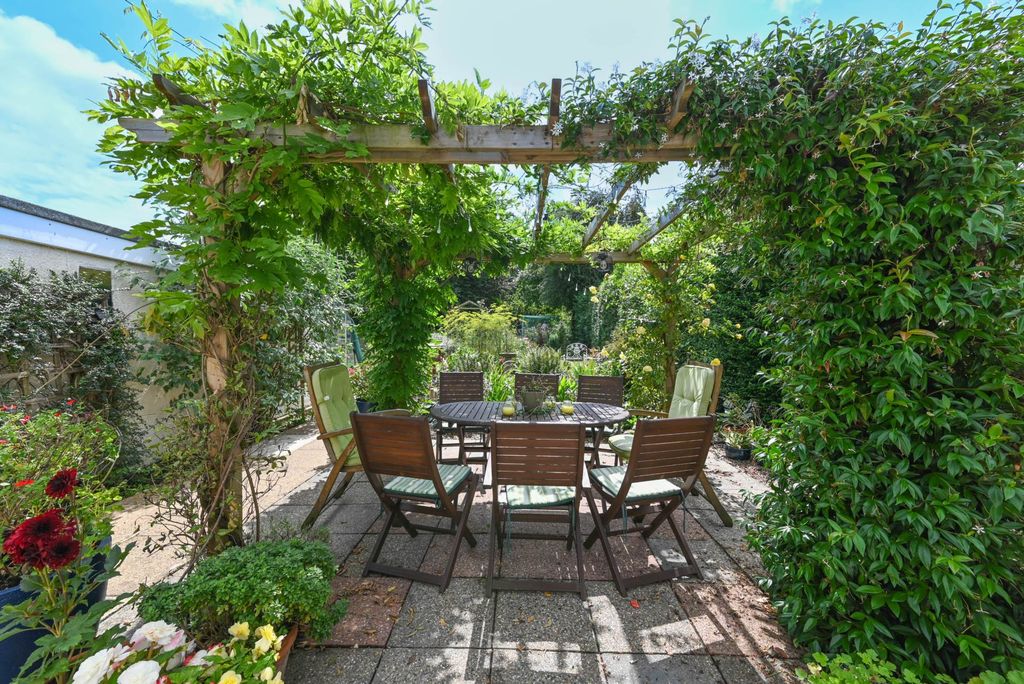 Property photo 3 of 19