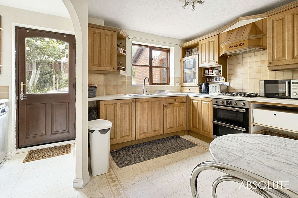 Property photo 3 of 23