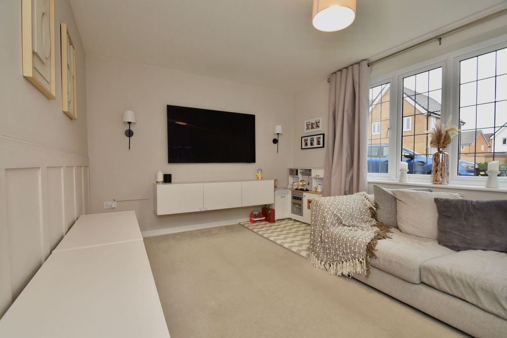 Property photo 3 of 16