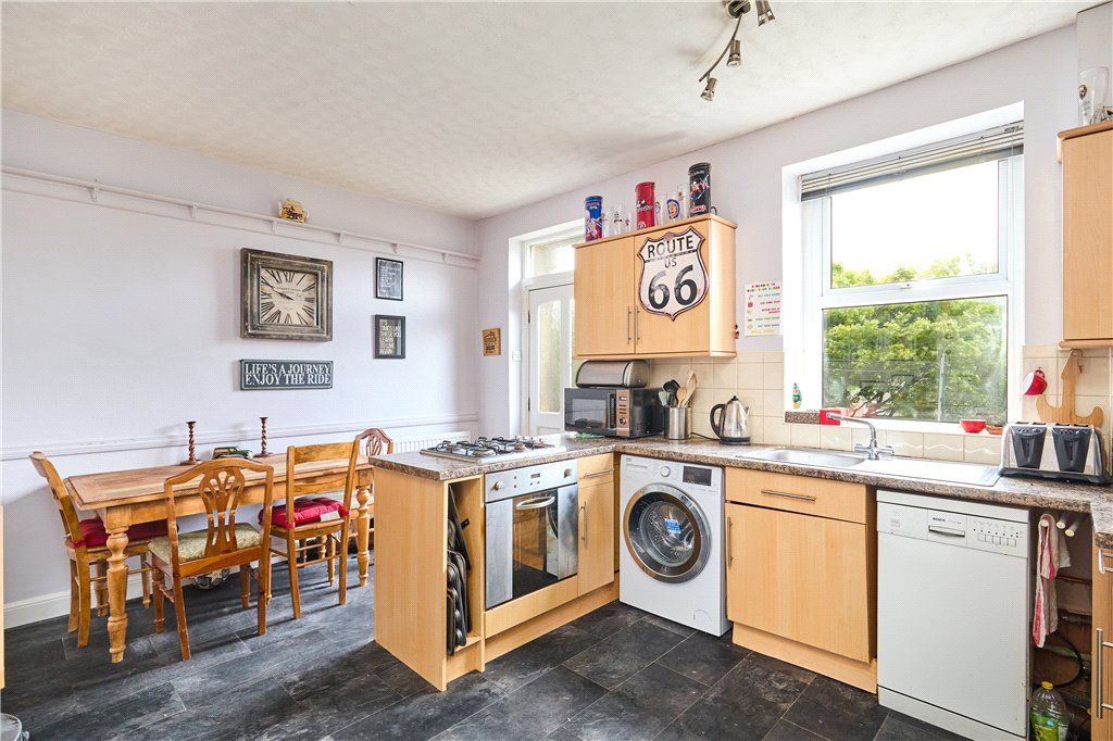 Property photo 3 of 12 Dining Kitchen