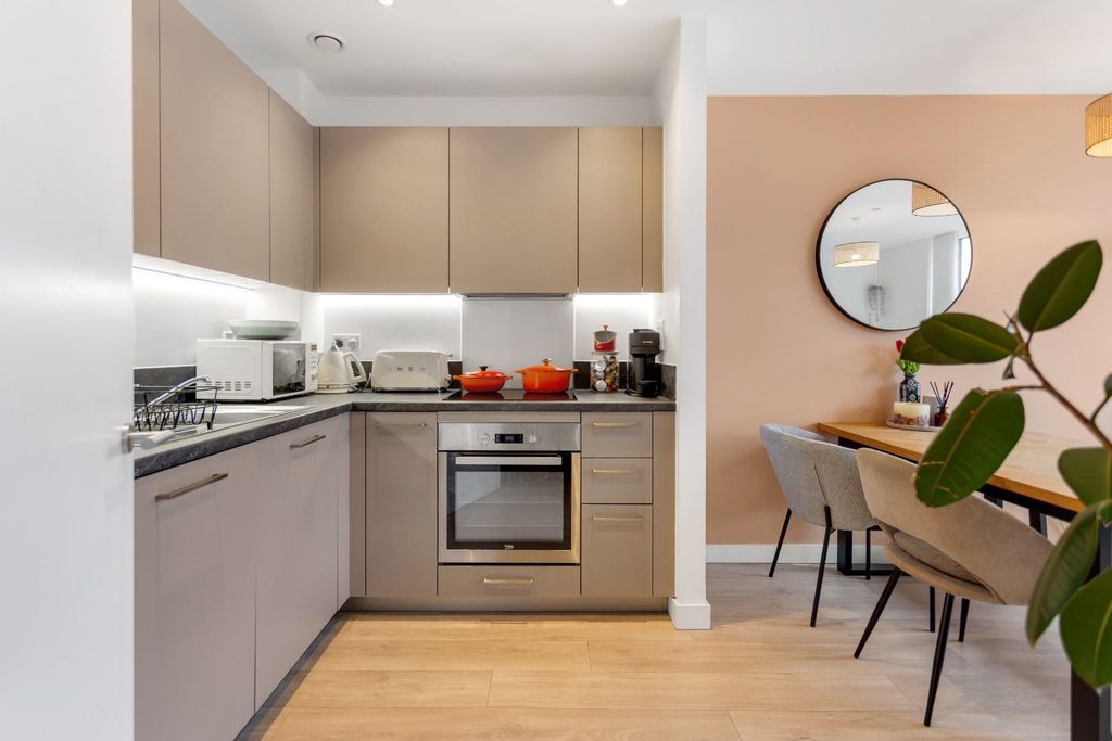 Property photo 3 of 17 Kitchen/Dining Area