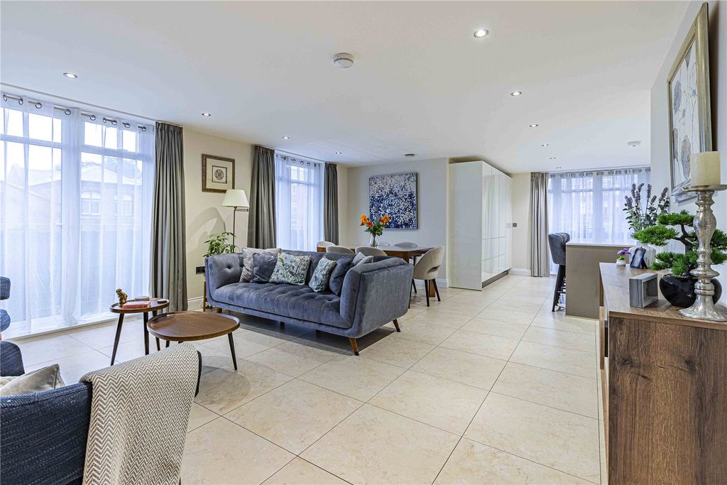 Property photo 2 of 34 Picture No. 62