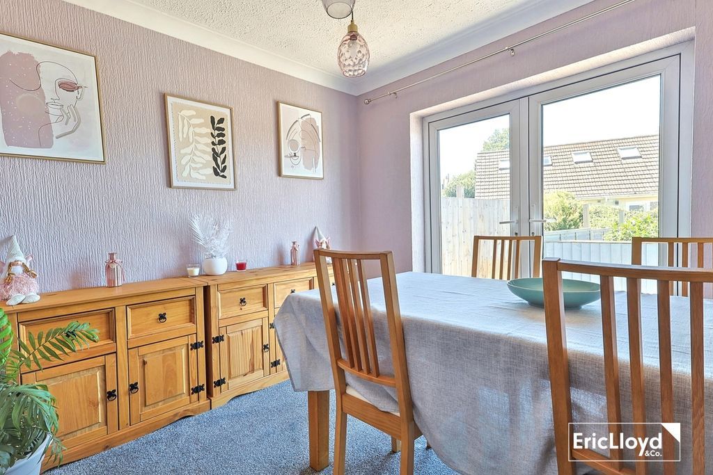 Property photo 3 of 15 Photo 12